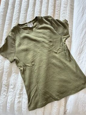 Nicole Miller Olive Green Ribbed Short Sleeve Tee